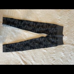 Adapt Camo Seamless Legging (Black)